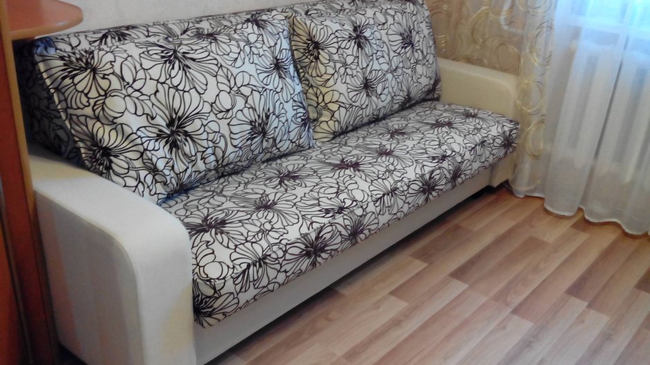 Комбинированная обивка дивана
