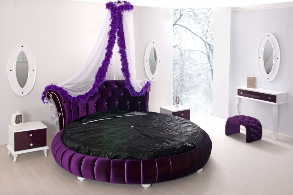 Круглая кровать фиолетовая
