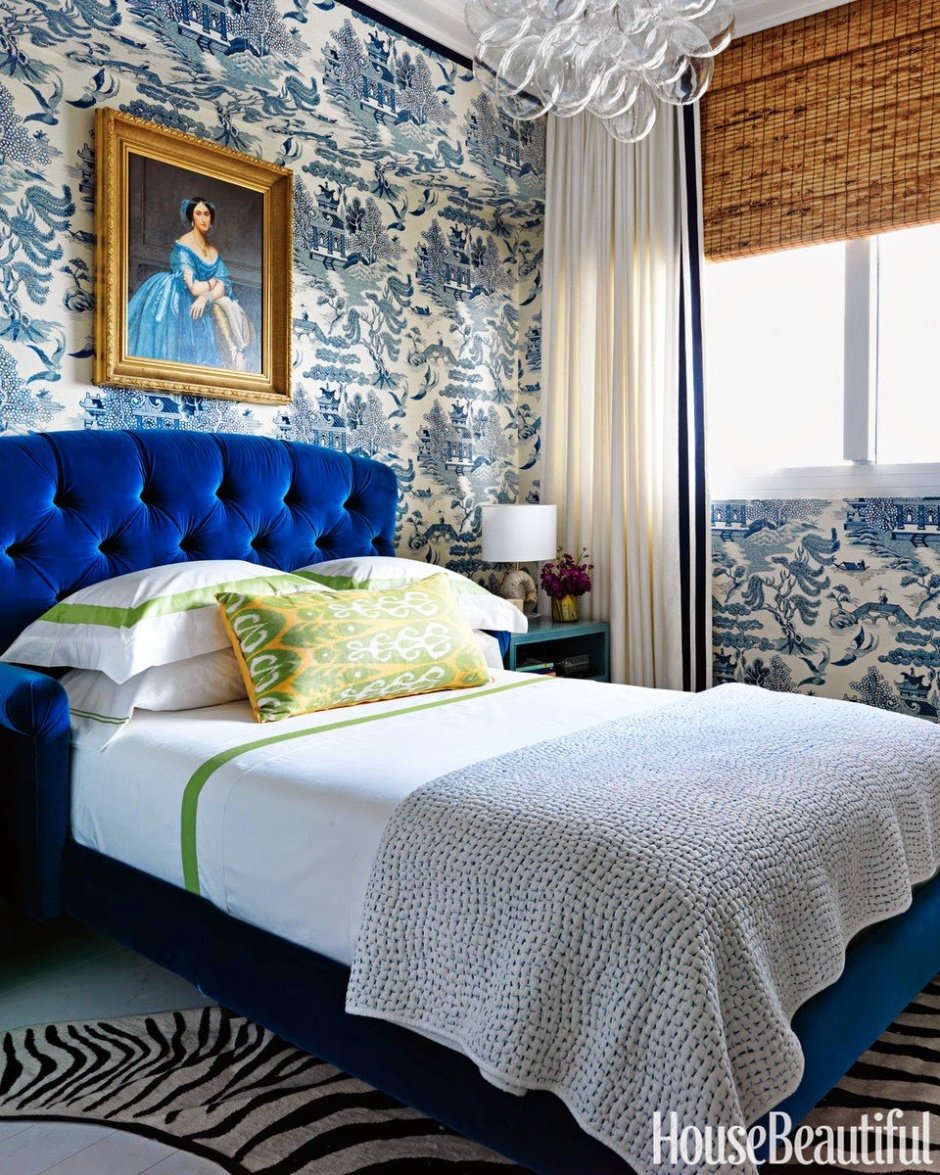 Синяя мебель в интерьере спальни