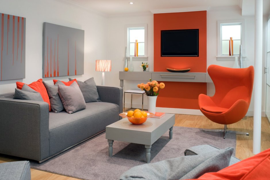 Оранжевый диван в интерьере (62 фото)