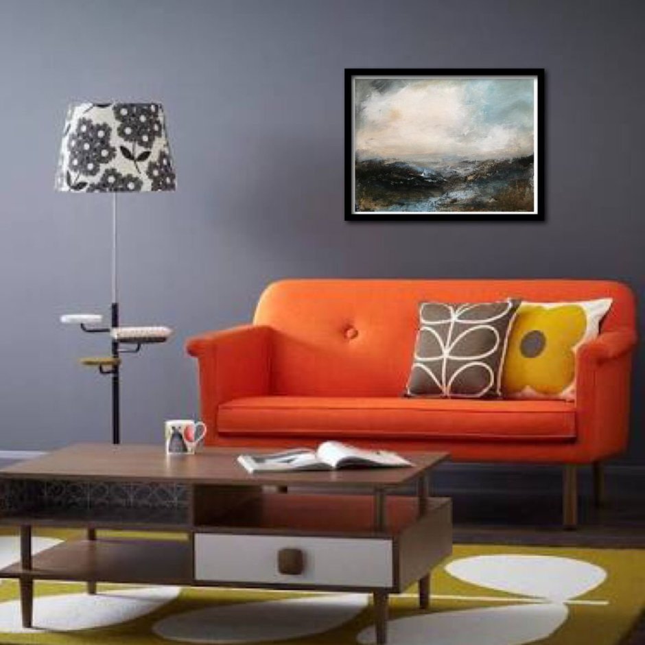 Оранжевый диван в интерьере