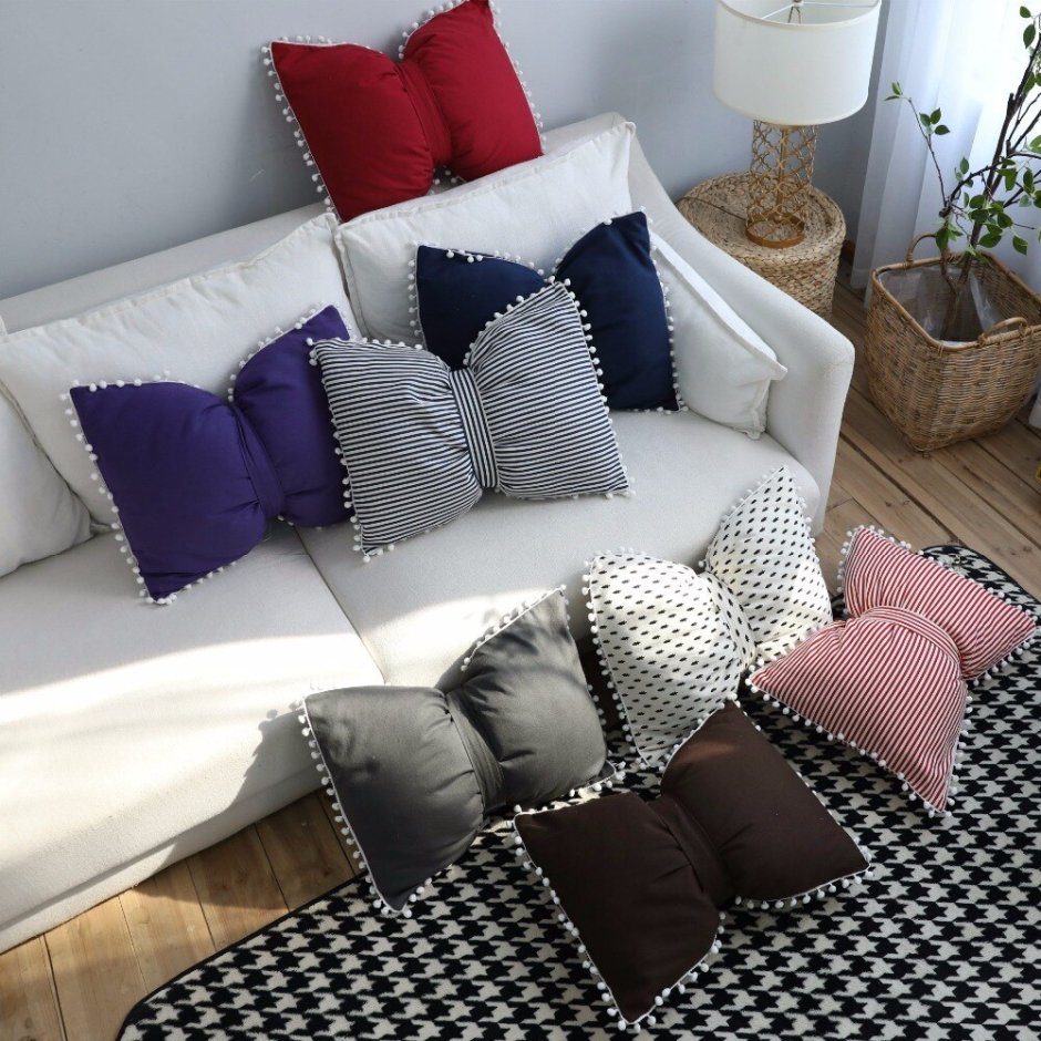 Необычные диванные подушки