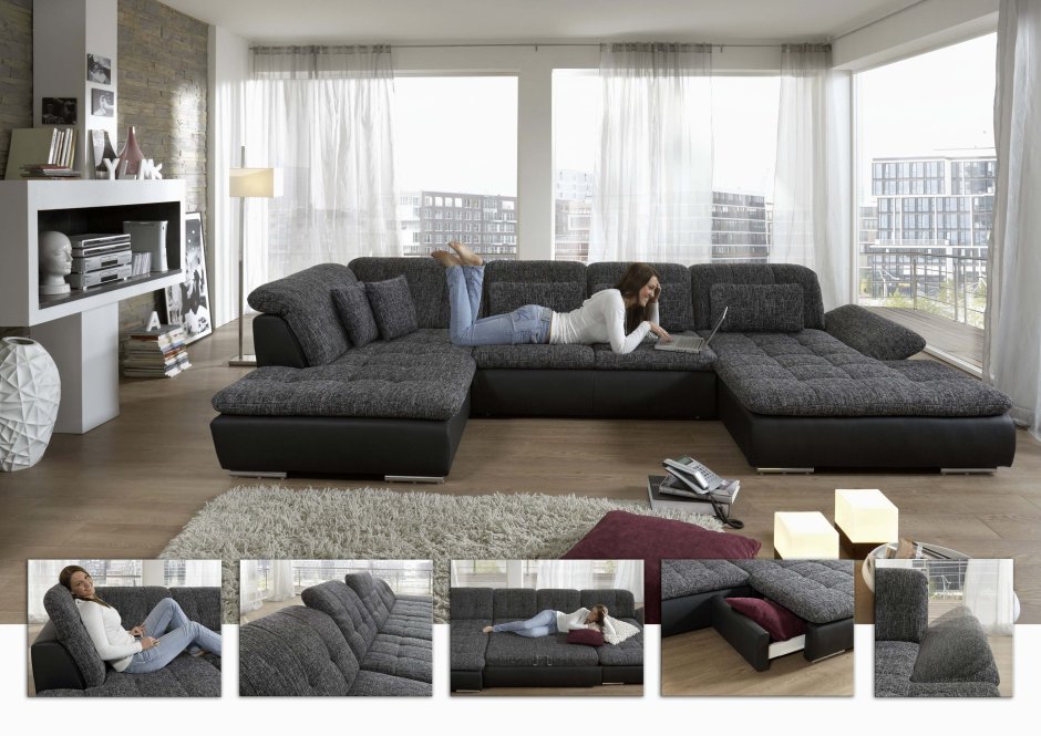 П-образный диван в интерьере небольшой гостиной