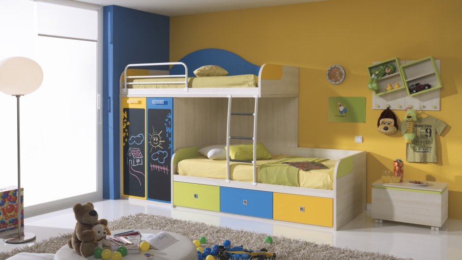 Кровать для двоих детей со смещением