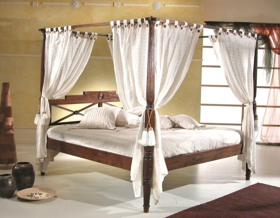 Кровать двуспальная со шторами