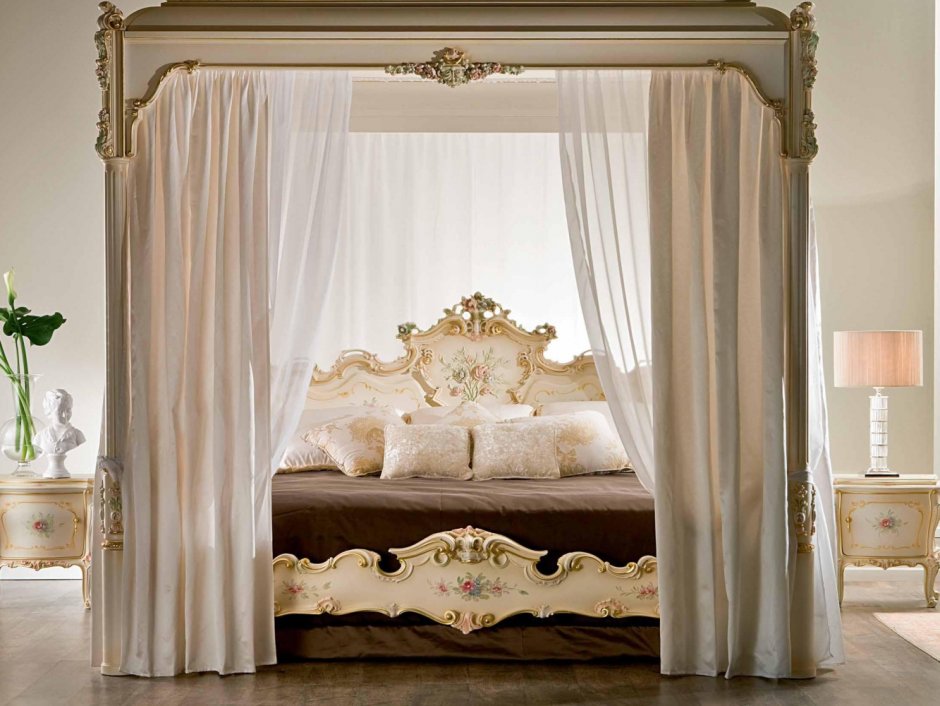 Кровать Angelo Cappellini с балдахином