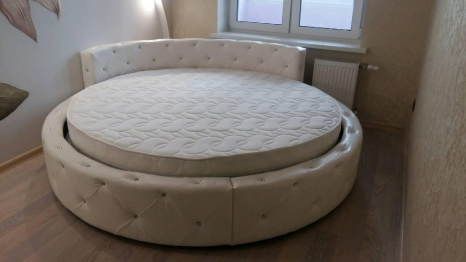 Круглая кровать-диван d200 в комплекте с ортопедическим матрасом