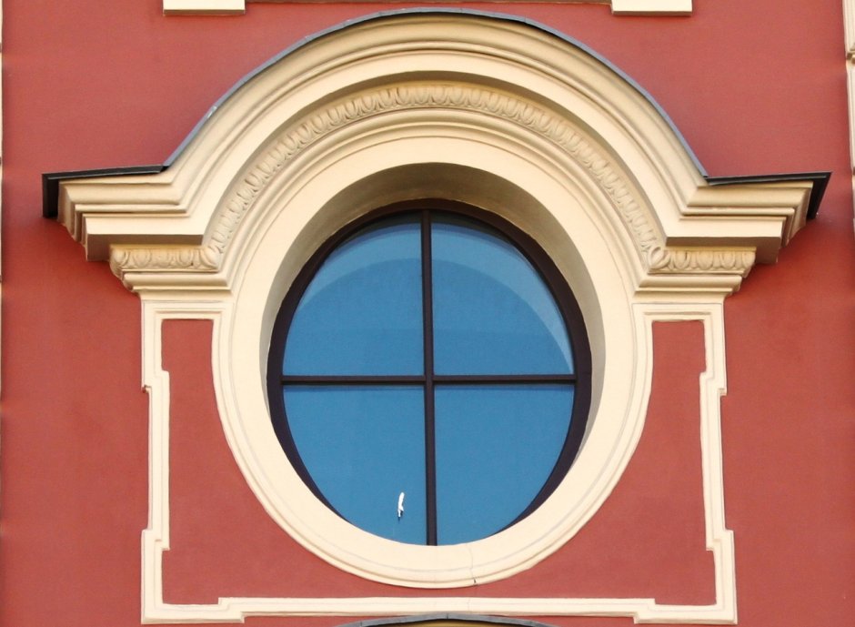 Круглое окно