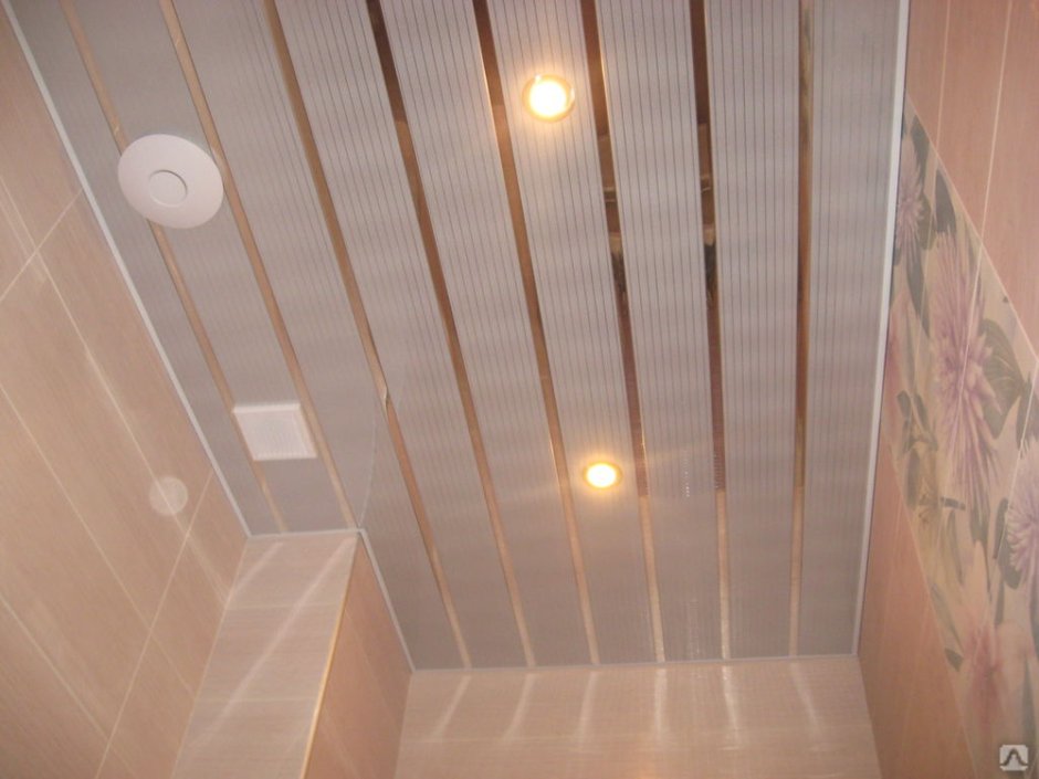Потолок реечный ванна 2x3
