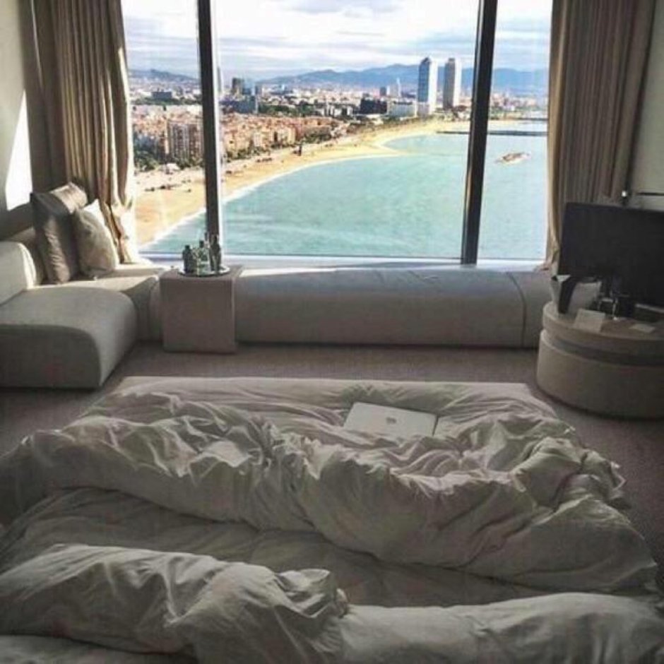 Вид из окна с кровати