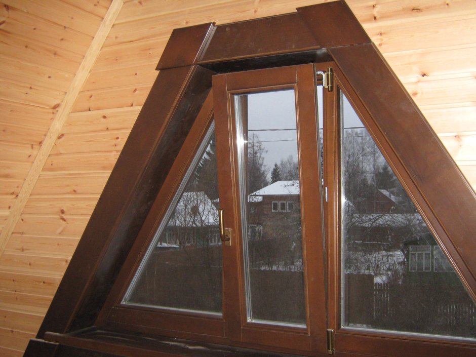 Рулонные шторы на треугольные окна