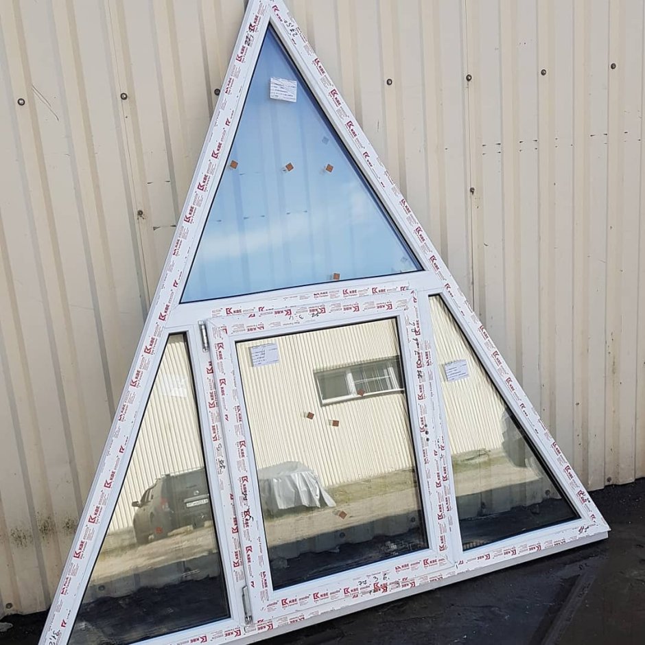 Пластиковые окна треугольной формы