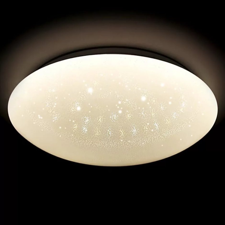 Подвесной светильник над раковиной в ванной