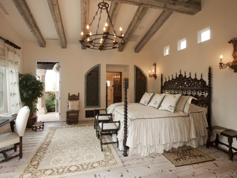 Спальня в романском стиле