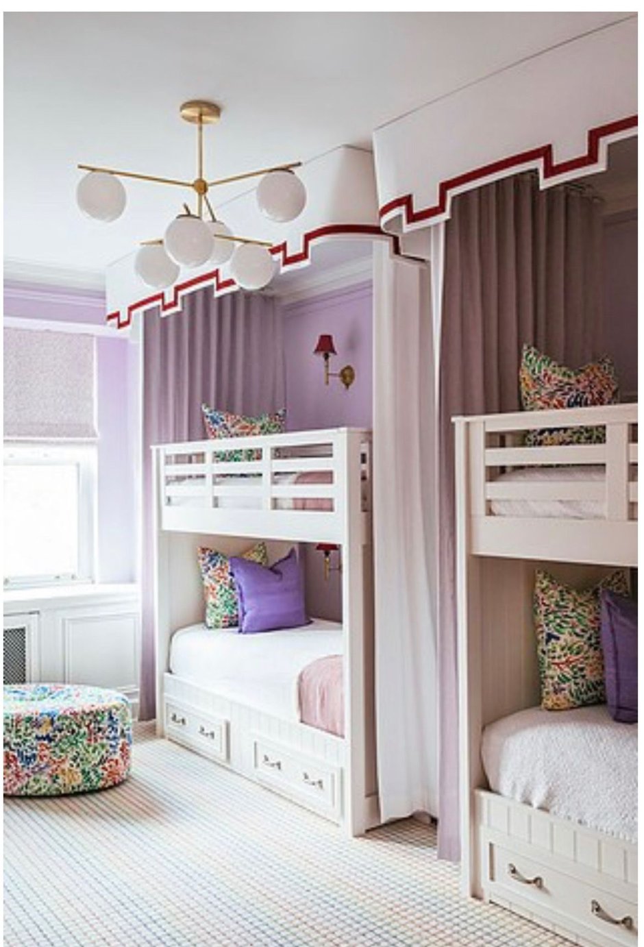 Комната для девочек с двухъярусной кроватью