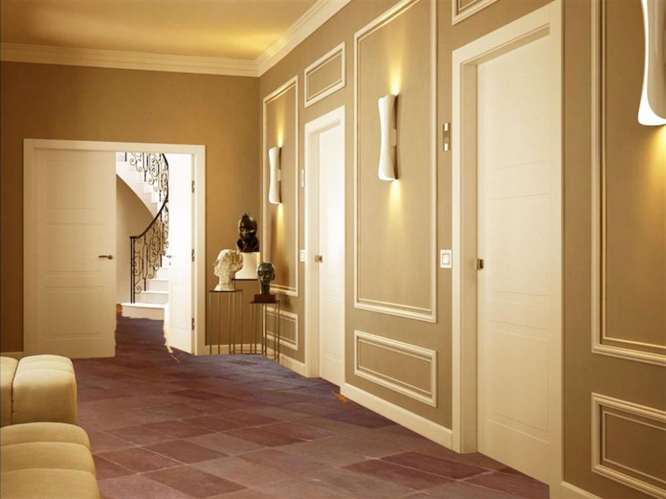 Интерьер коридора со светлыми дверями