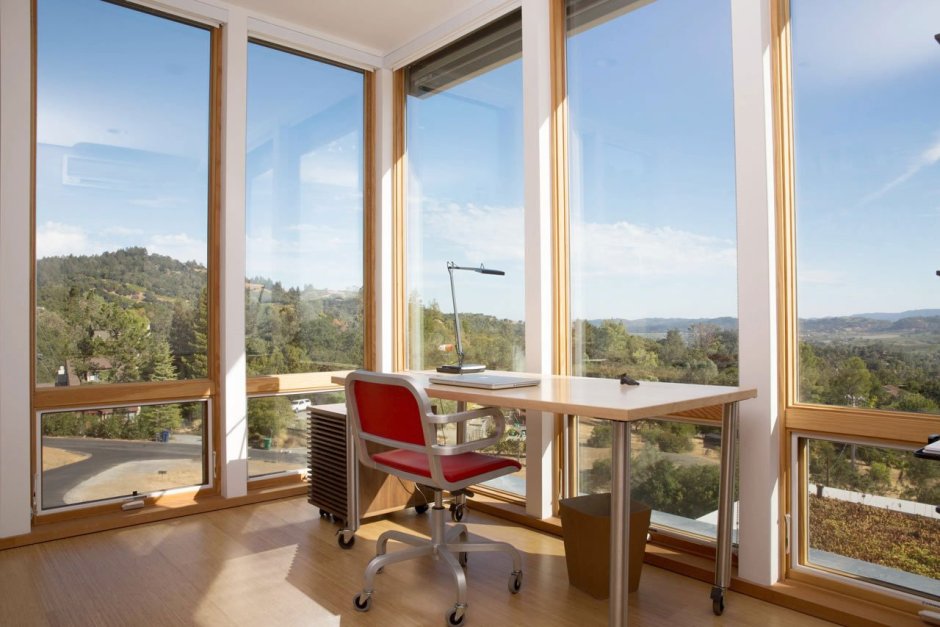 Офис с панорамными окнами