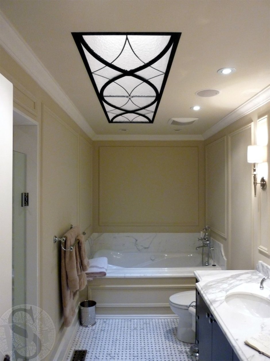 Стеклянные потолки в ванную