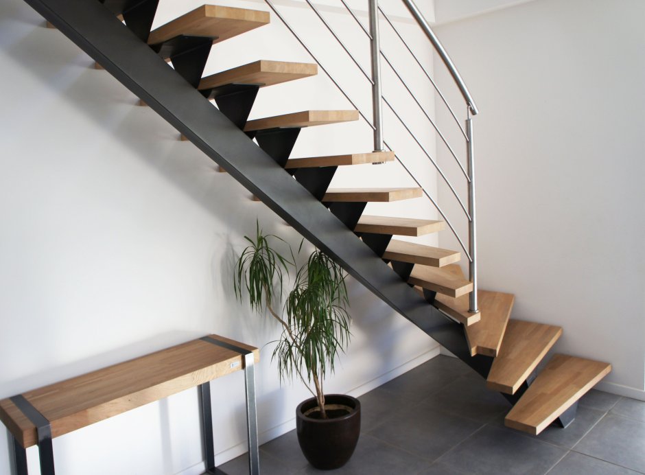 Дизайн металлической лестницы
