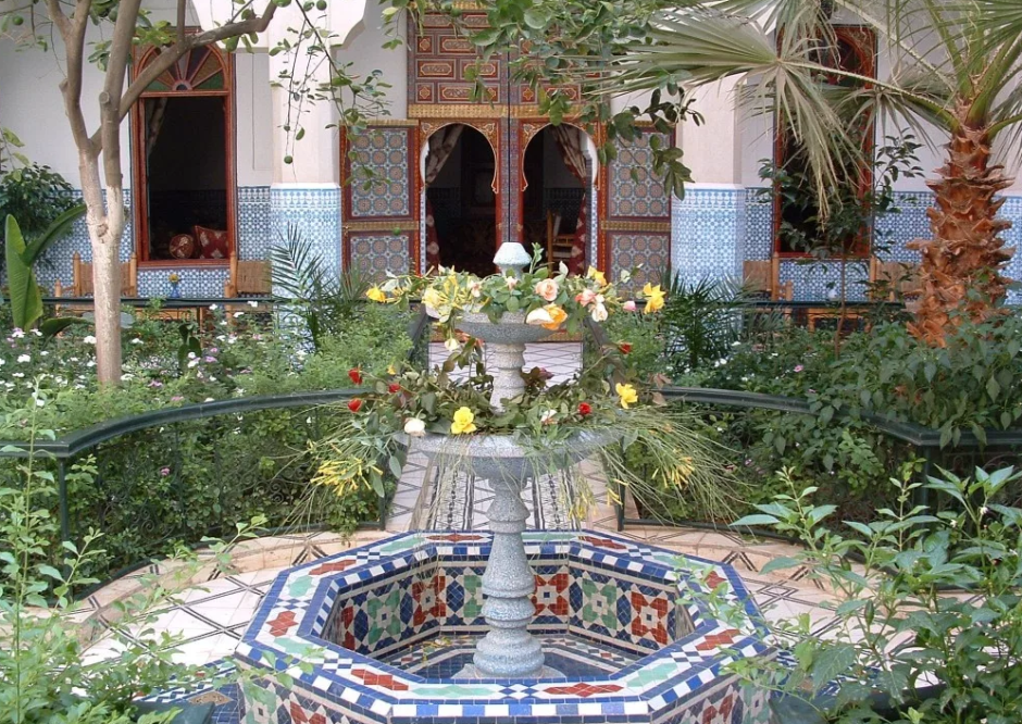Патио в испано-мавританском стиле