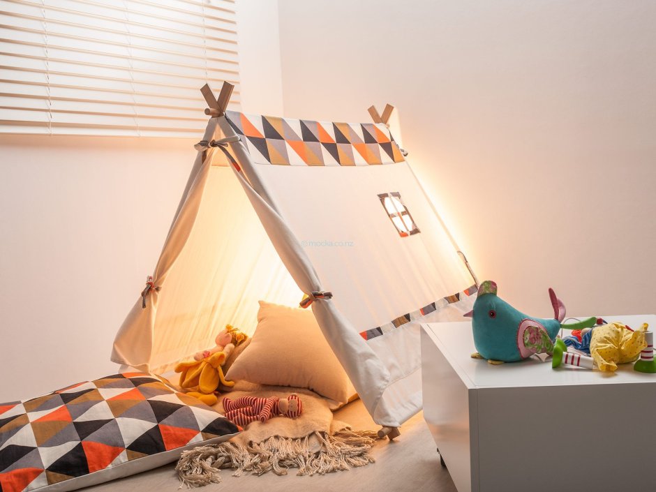 Интерьер детской комнаты с палаткой