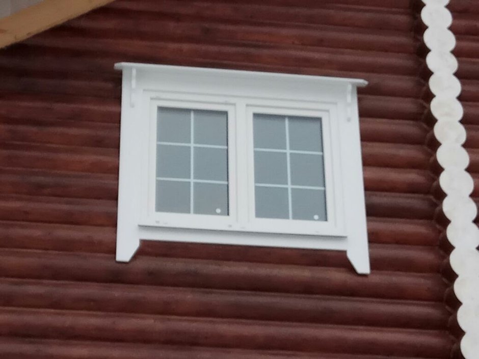 Наружные наличники на окна в деревянном доме