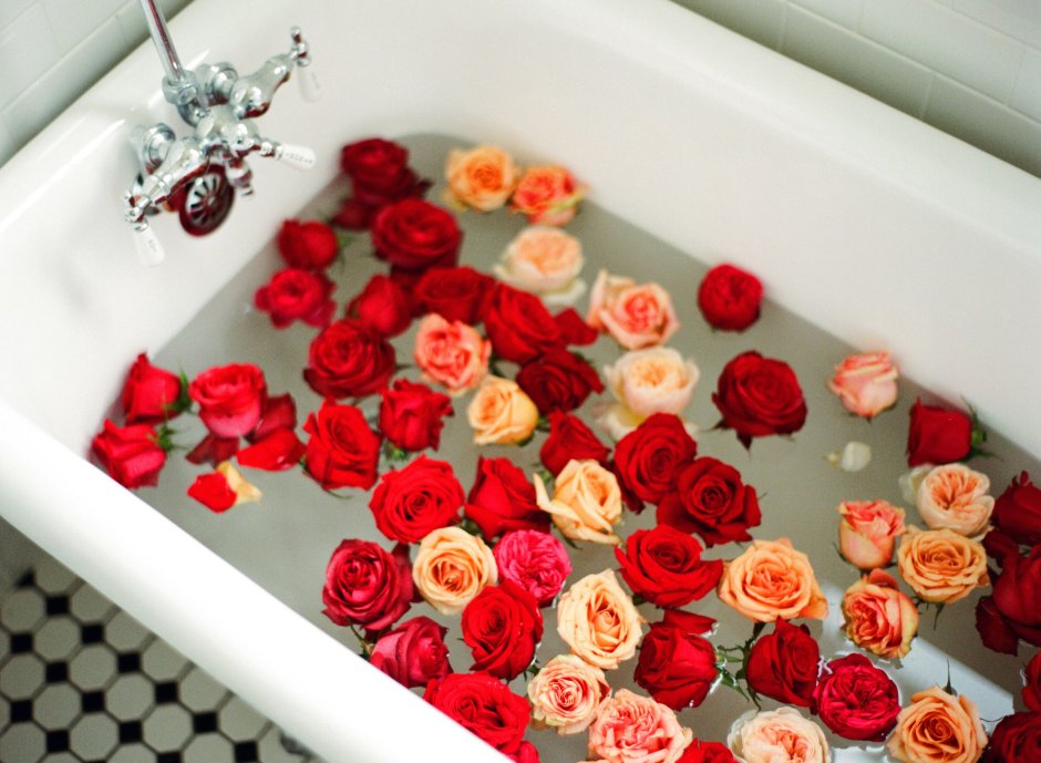 Цветы в ванне