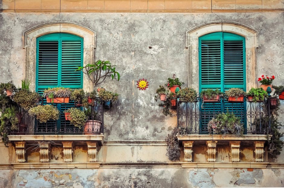 Итальянские балконы с цветами