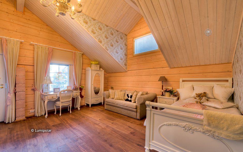 Комната в деревянном доме из бруса