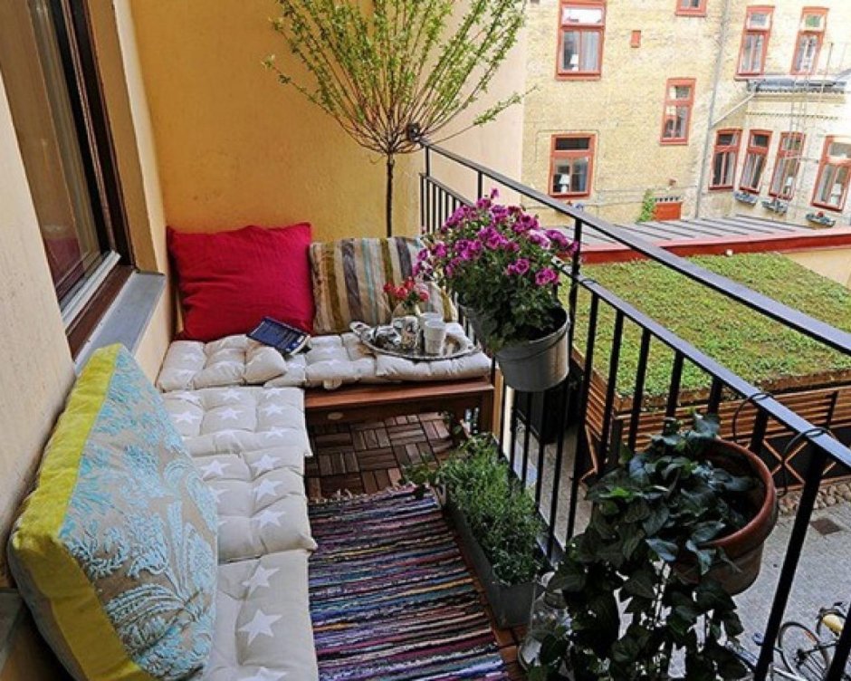 Маленькие открытые балконы