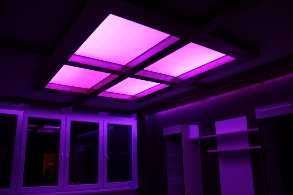 Светящийся подвесной потолок