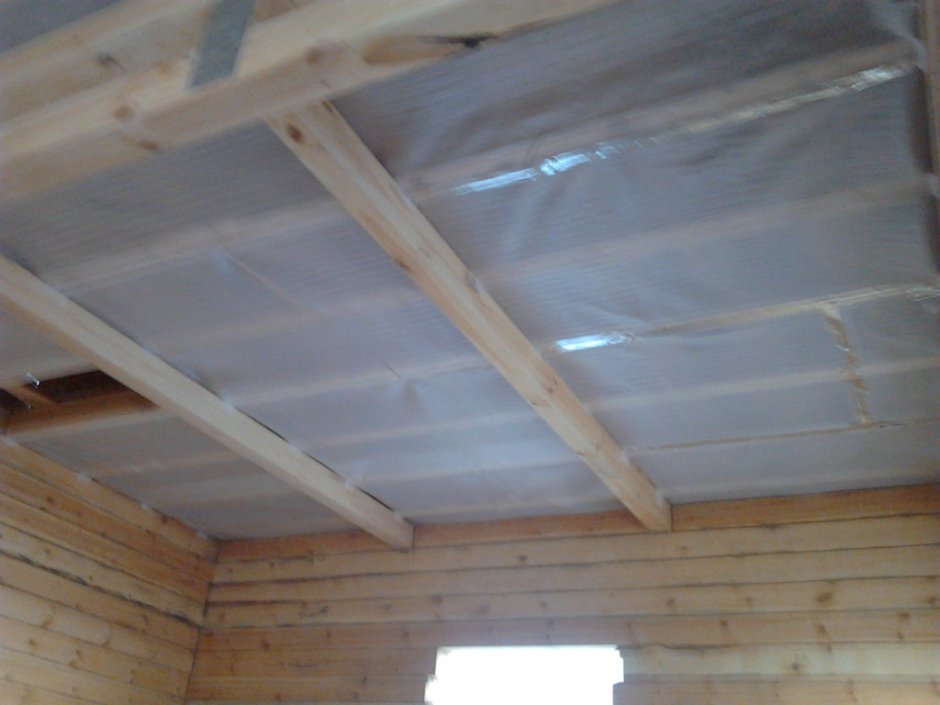 Подшивка потолка в деревянном доме