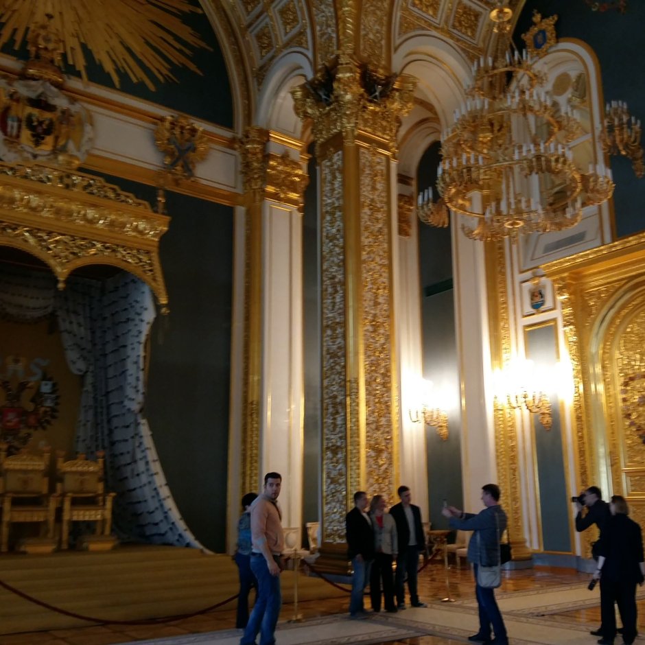 Двери в Кремлевском Дворце