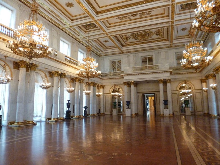 Петровский (малый Тронный) зал зимнего дворца