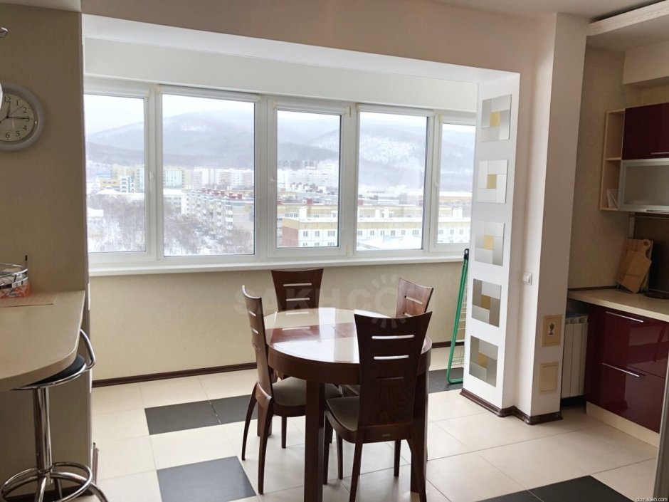 Лоджия с панорамными окнами, Присоединенная к кухне-гостиной
