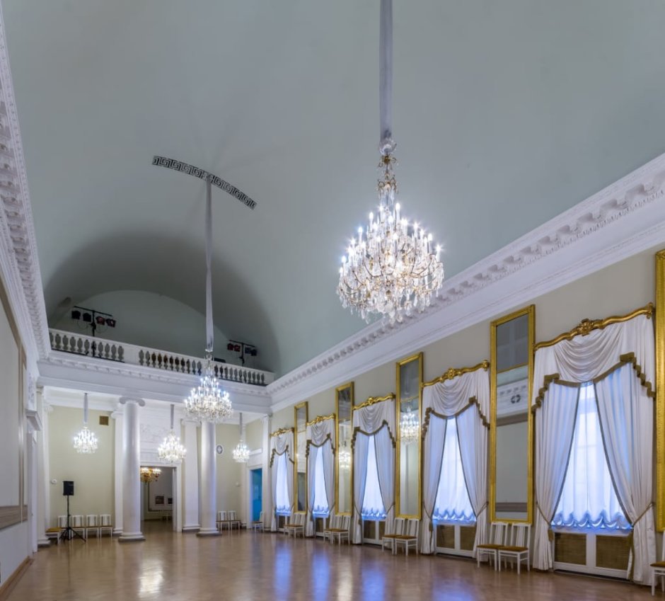 Дворец Аничков бальный зал