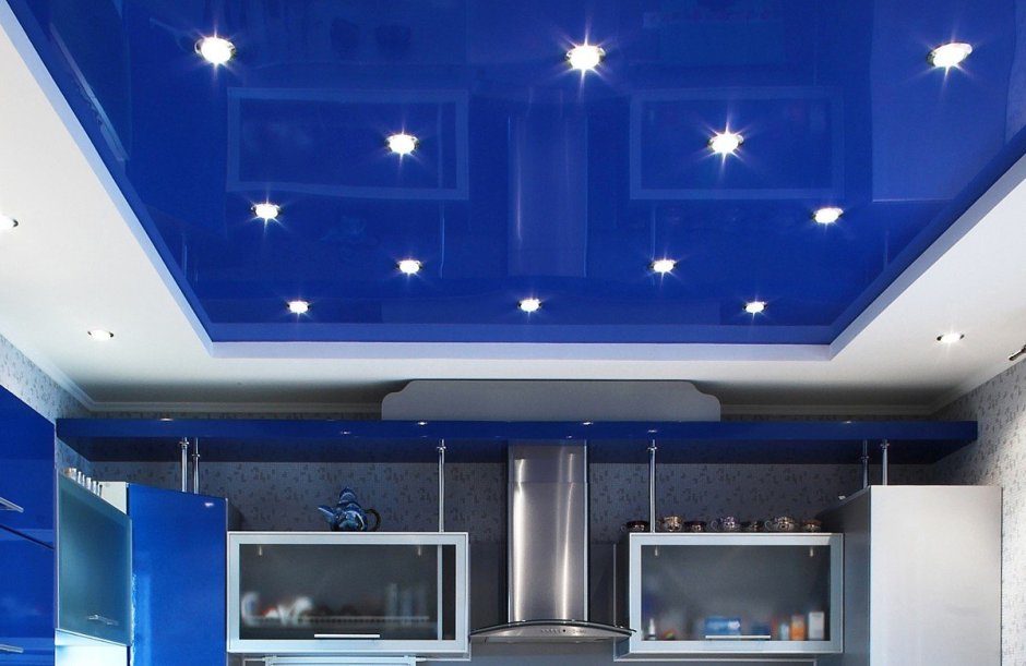 Синий натяжной потолок (70 фото)