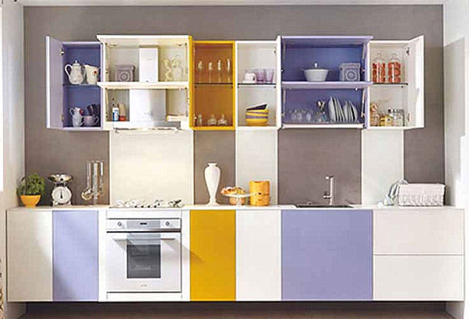 Кухня с разноцветными фасадами (49 фото)