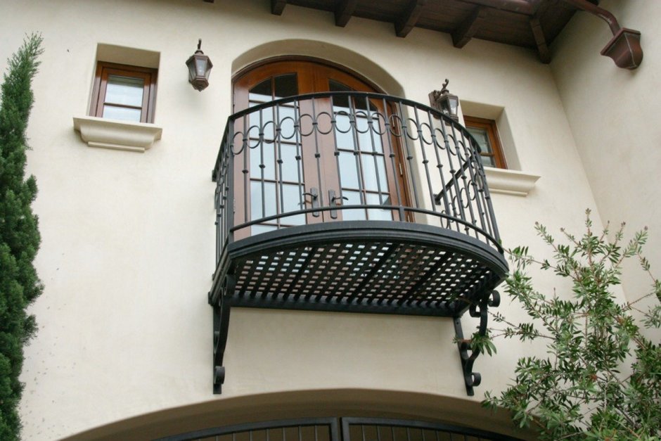 Маленькие открытые балконы