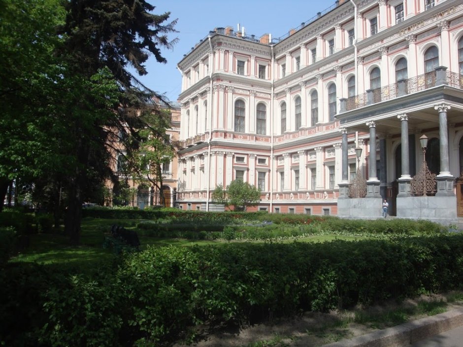 Николаевский дворец в Санкт-Петербурге домовая Церковью