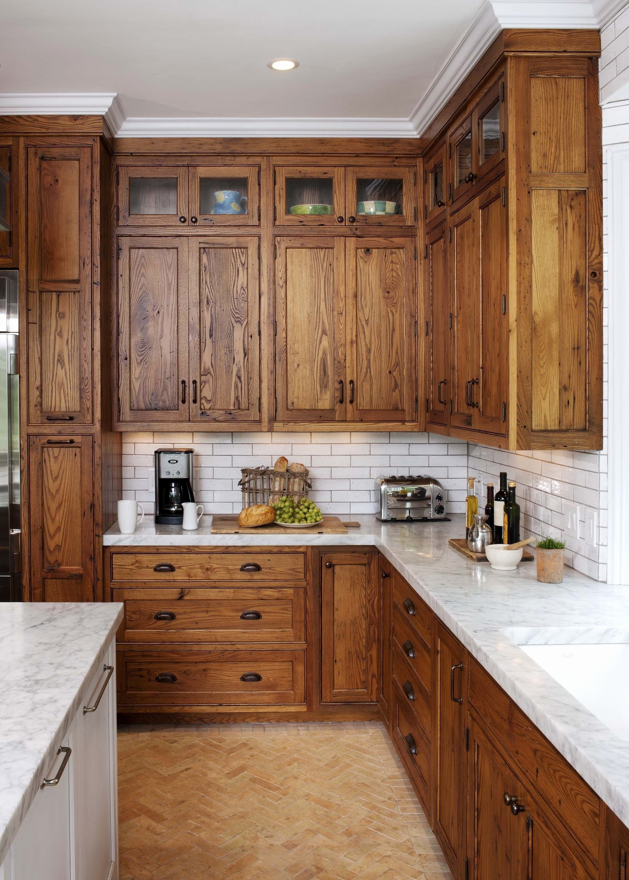 деревянная кухня в интерьере фото