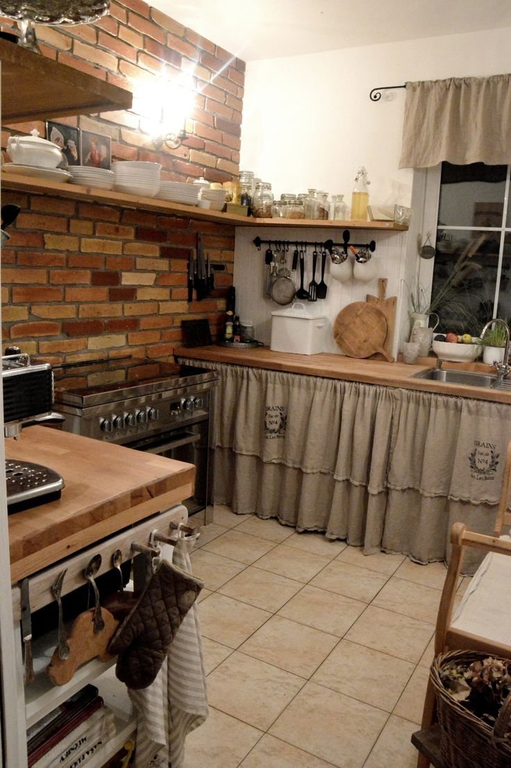 Кухня без фасадов в деревенском стиле