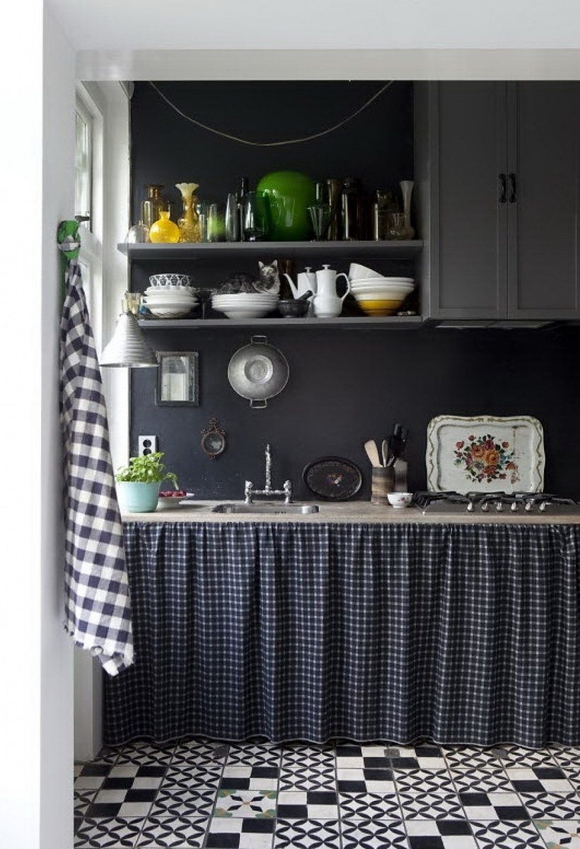 Кухонный гарнитур со шторками