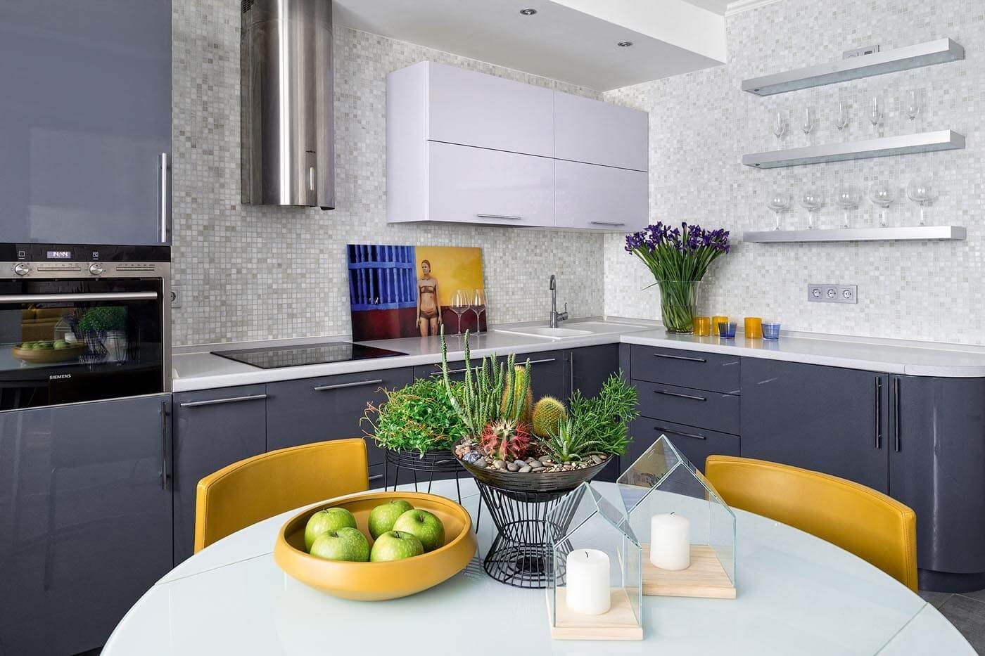 Цвет обоев для кухни с серым гарнитуром фото