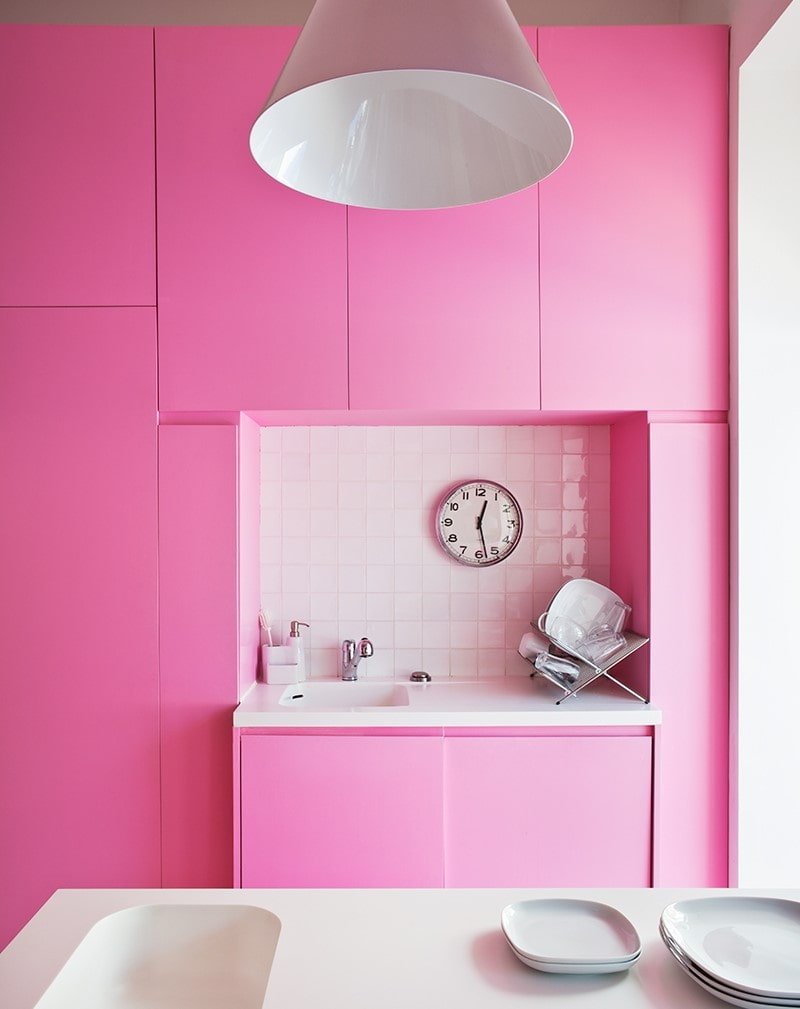 Кухня интерьер пыльно-розовый