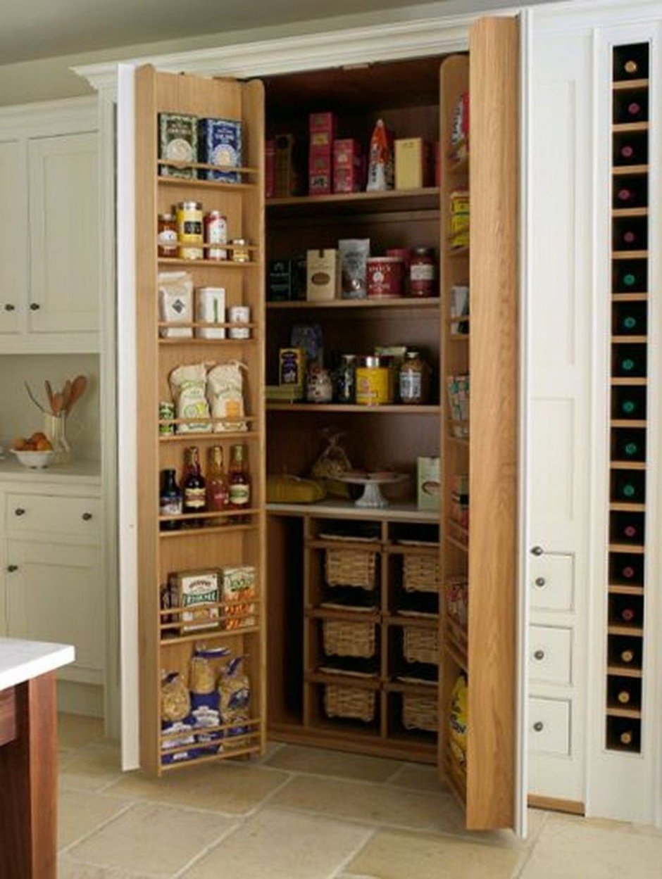Угловой кухонный шкаф высокий