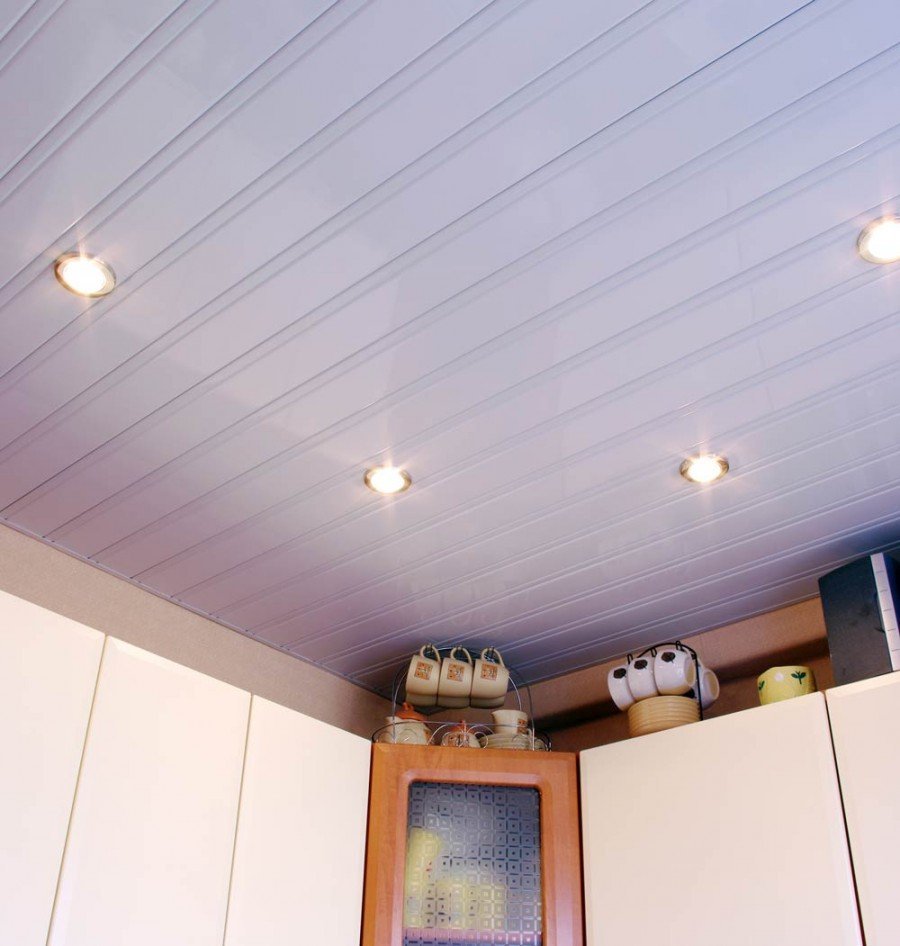 Потолок из сайдинга на кухне (70 фото)