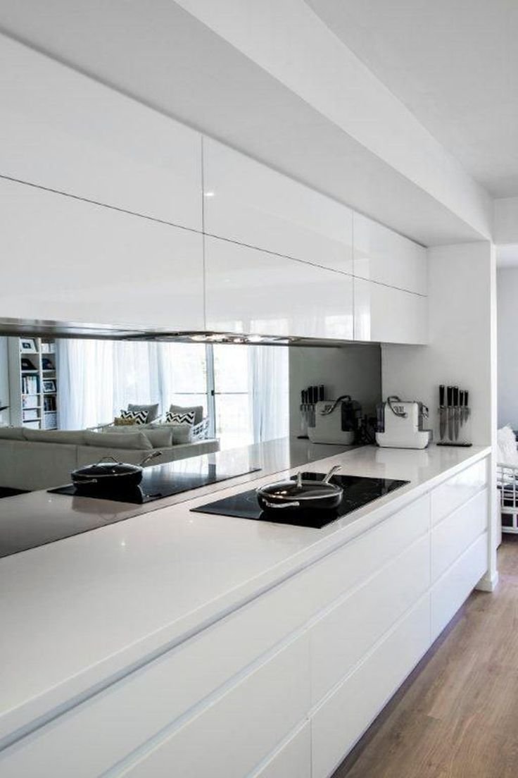 белая стеклянная кухня фото