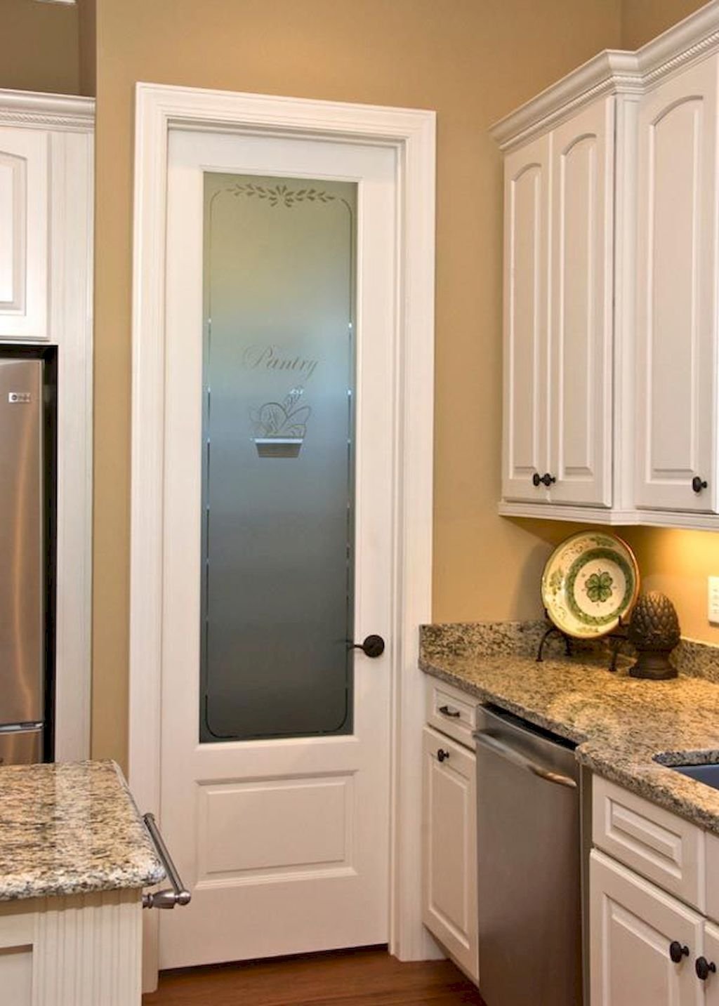 Межкомнатные двери на кухню
