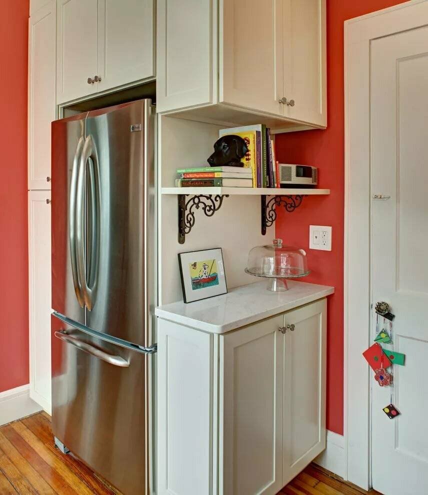 Холодильник на кухне